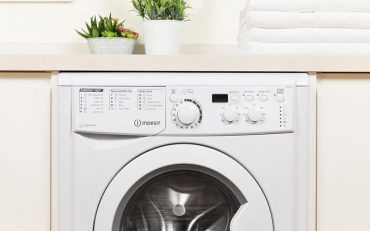 Front view for the Indesit EWD71452W and price comparison